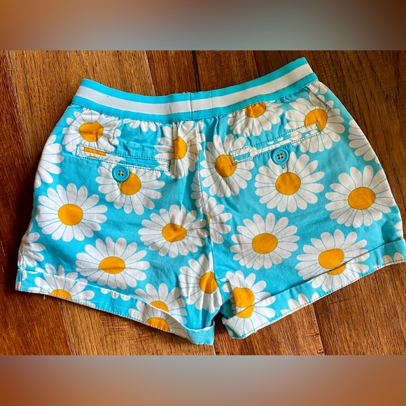 Mini Boden shorts and t-shirt set - Picture 7 of 8